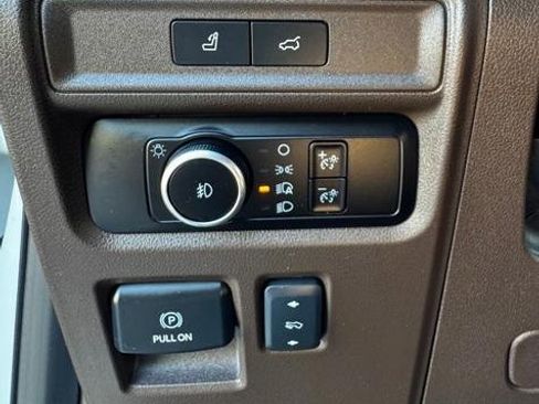 Used 2024 Ford Expedition King Ranch image 10