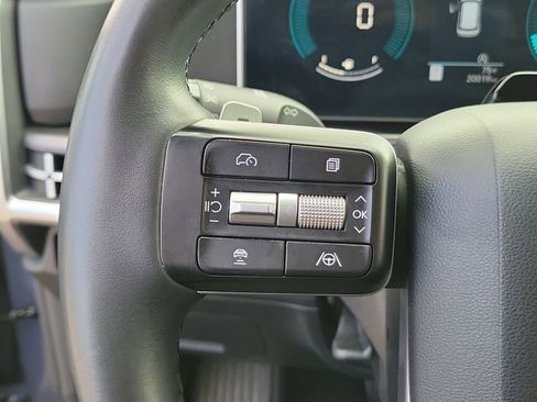 Used 2025 Hyundai Santa Fe SEL FWD image 27