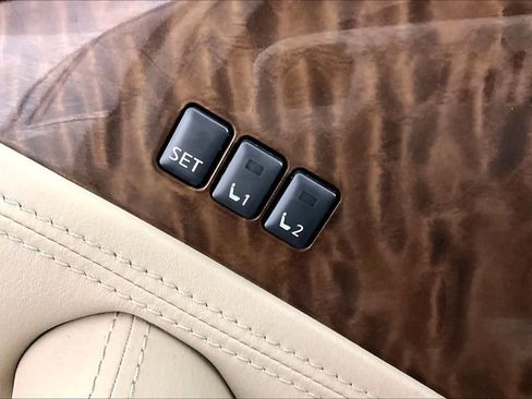 Used 2017 Nissan Armada Platinum w/ Captain Seat Package RWD image 32