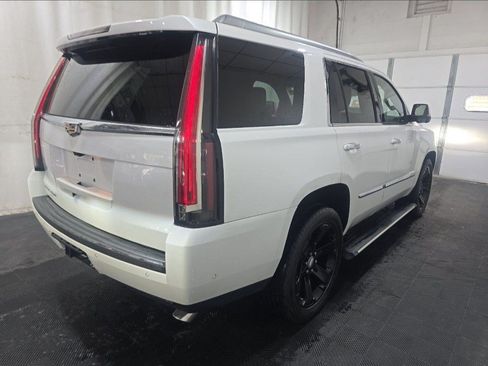 Used 2019 Cadillac Escalade Platinum AWD/4WD image 2