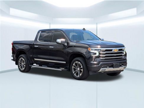 Used 2023 Chevrolet Silverado 1500 High Country w/ Z71 Off-Road Package AWD/4WD image 8