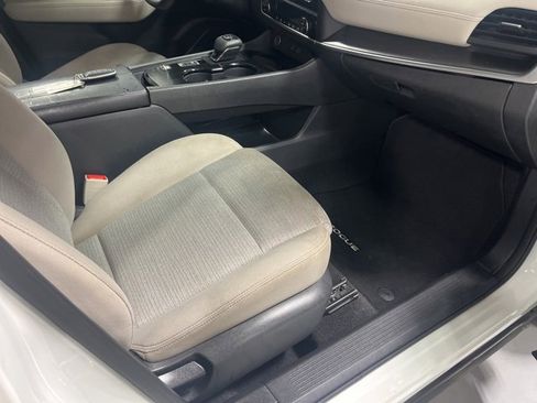 Used 2023 Nissan Rogue SV image 20