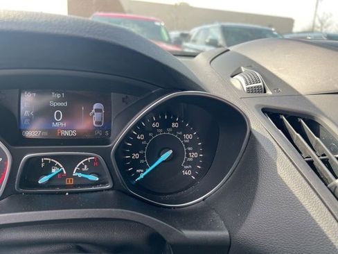 Used 2019 Ford Escape SE image 25