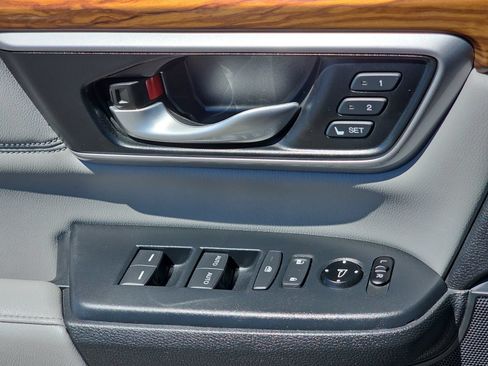 Used 2018 Honda CR-V Touring image 32