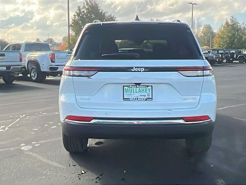 New 2025 Jeep Grand Cherokee Limited image 4