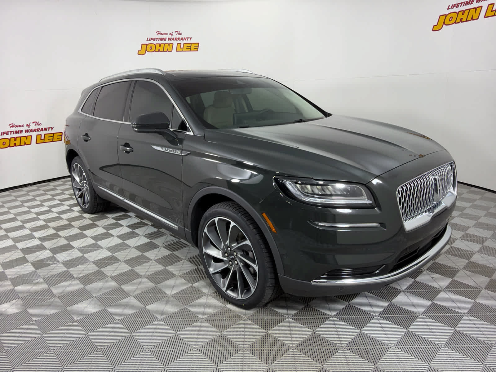 Used 2023 Lincoln Nautilus Reserve w/ Equipment Group 201A AWD/4WD image 8