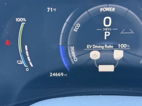 Used 2025 Lexus NX 450h+ F Sport w/ Towing Package (2000 Lbs) image 30