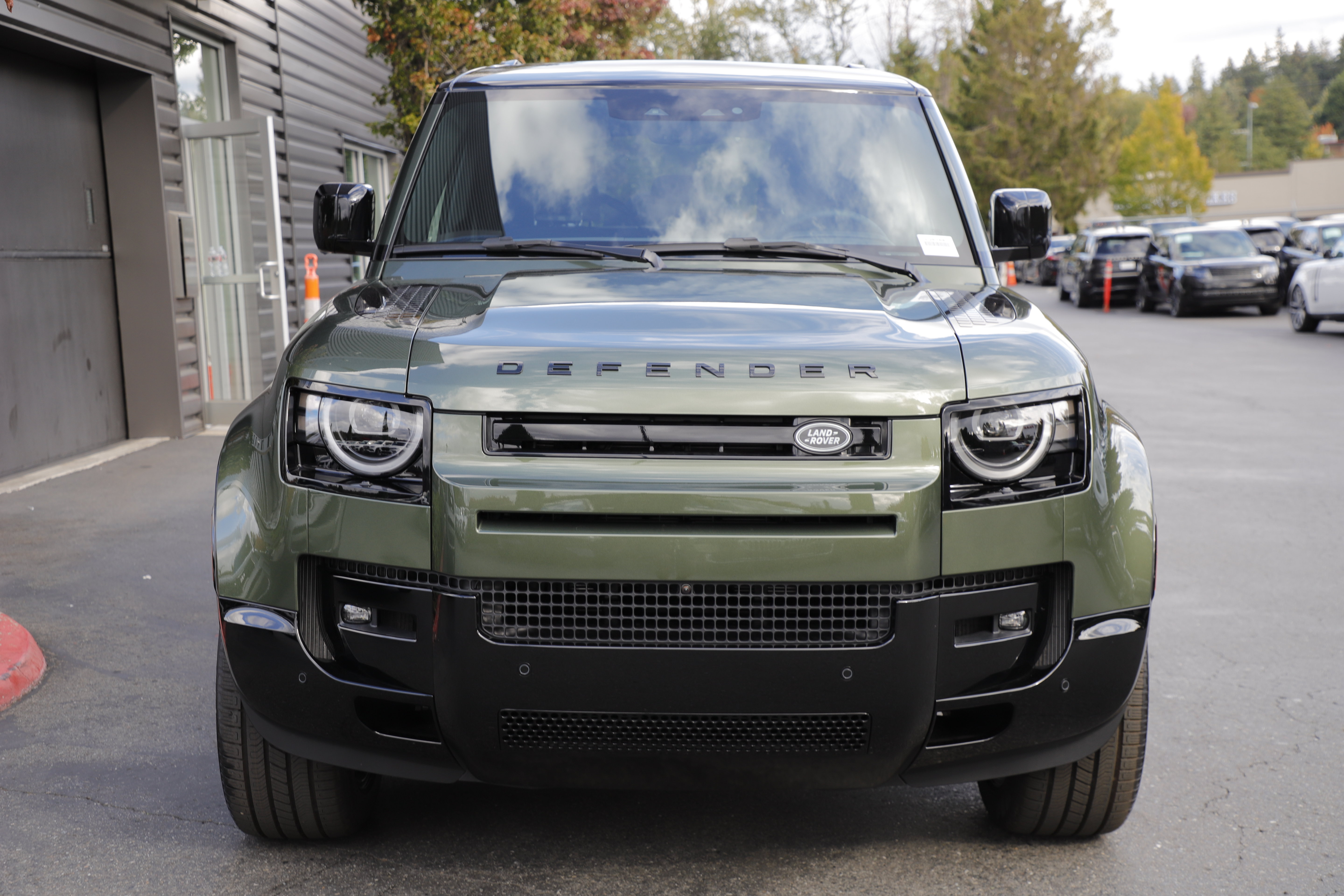 New 2026 Land Rover Defender 110 X-Dynamic SE AWD/4WD image 4