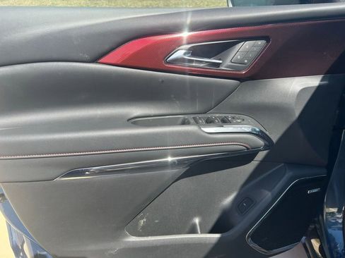 Used 2025 Chevrolet Traverse RS w/ LPO, Floor Liner Package image 3