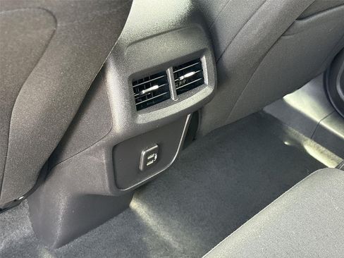 Used 2024 Chevrolet Equinox LT FWD image 19