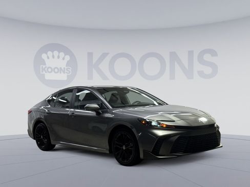 Used 2025 Toyota Camry SE FWD image 22