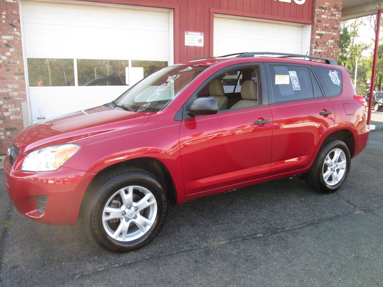 Used 2012 Toyota RAV4 4WD V6 w/ Tow Prep Pkg image 2