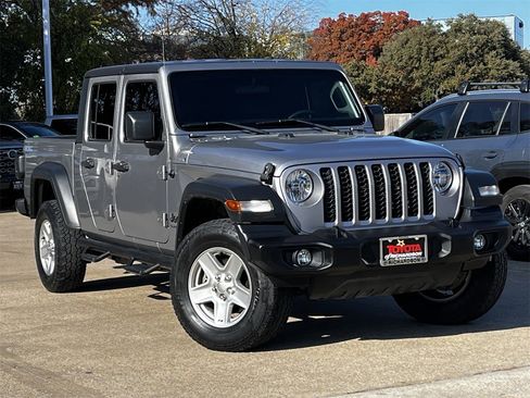 Used 2020 Jeep Gladiator Sport w/ Quick Order Package 24S image 2