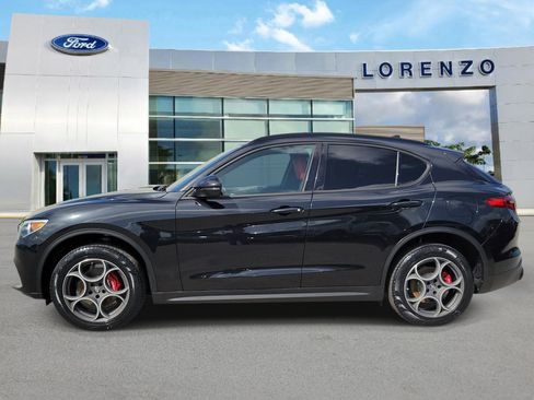 Used 2023 Alfa Romeo Stelvio Sprint RWD image 8