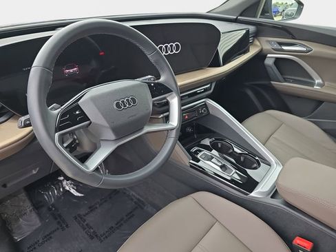 Used 2025 Audi Q5 Premium w/ Convenience Package AWD/4WD image 19