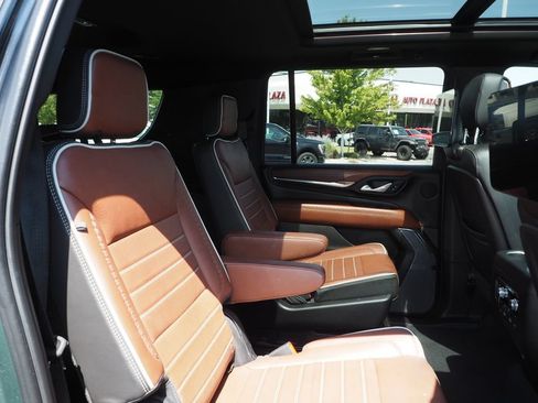 Used 2024 GMC Yukon XL Denali Ultimate AWD/4WD image 21
