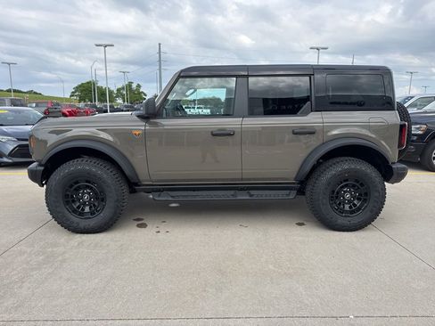 New 2026 Ford Bronco Badlands w/ Sasquatch Package AWD/4WD image 16