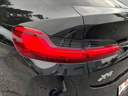 Used 2022 BMW X4 xDrive30i w/ M Sport Package AWD/4WD image 21