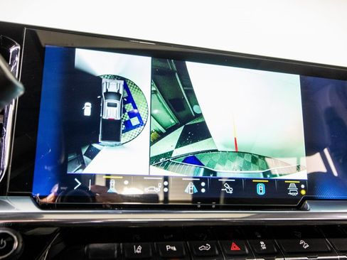 Used 2024 Chevrolet Silverado 2500 LTZ w/ LTZ Plus Package image 22