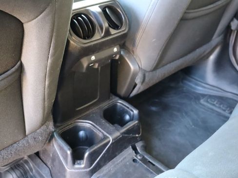 Used 2018 Jeep Wrangler Unlimited Sport S AWD/4WD image 17