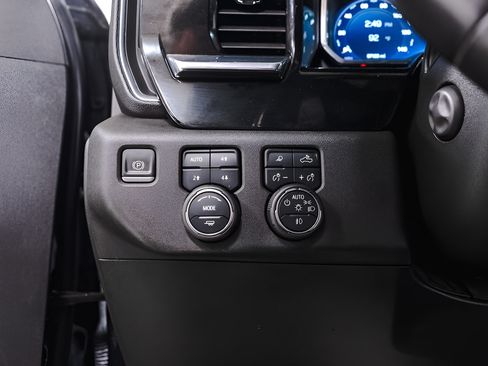 Used 2023 Chevrolet Silverado 1500 LTZ w/ LTZ Convenience Package II AWD/4WD image 20