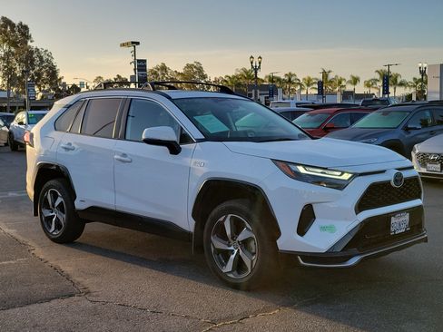 Used 2023 Toyota RAV4 SE w/ Weather & Moonroof Package AWD/4WD image 26