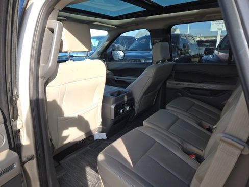 Used 2018 Ford Expedition XLT w/ Equipment Group 202A image 15