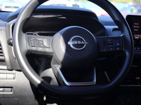 Used 2024 Nissan Rogue SV image 26