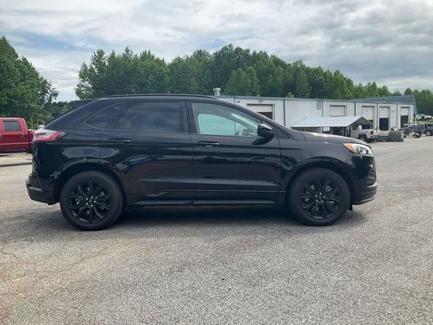 Certified 2022 Ford Edge SE w/ Black Appearance Package AWD/4WD image 4