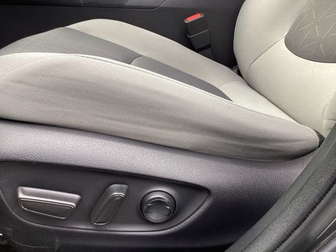 Used 2019 Toyota RAV4 XLE image 12