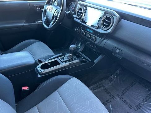 Used 2021 Toyota Tacoma TRD Sport w/ Technology Package image 17