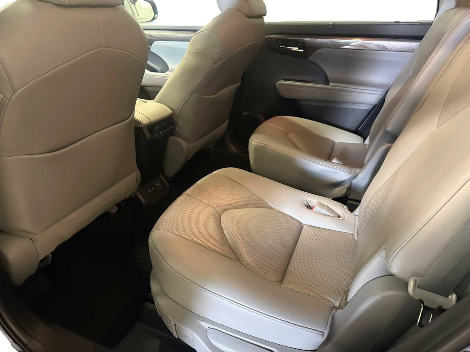 Certified 2021 Toyota Highlander Limited AWD/4WD image 22