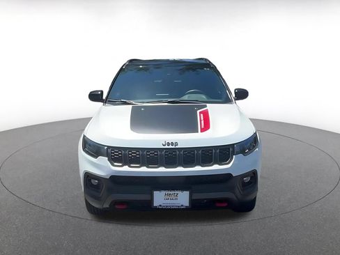 Used 2025 Jeep Compass Trailhawk AWD/4WD image 4