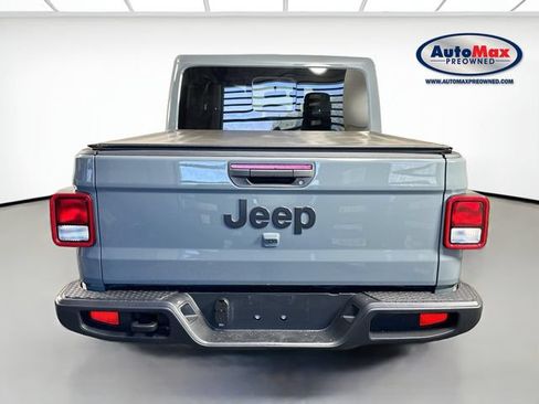 Used 2025 Jeep Gladiator Sport AWD/4WD image 8