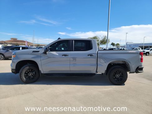 Used 2024 Chevrolet Silverado 1500 Custom Trail Boss w/ LPO, Dark Essentials Package image 4