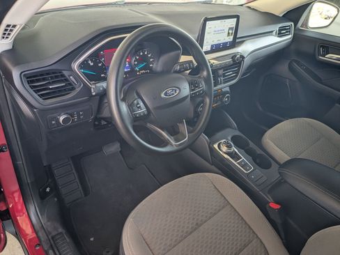 Used 2021 Ford Escape SE image 22