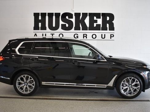New 2026 BMW X7 xDrive40i image 2