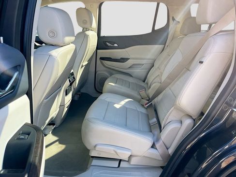 Used 2022 GMC Acadia Denali w/ Denali Ultimate Package AWD/4WD image 25