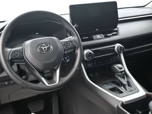 Used 2023 Toyota RAV4 Limited image 26