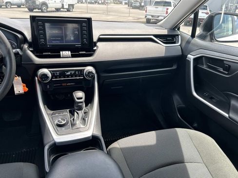 Used 2021 Toyota RAV4 LE AWD/4WD image 20