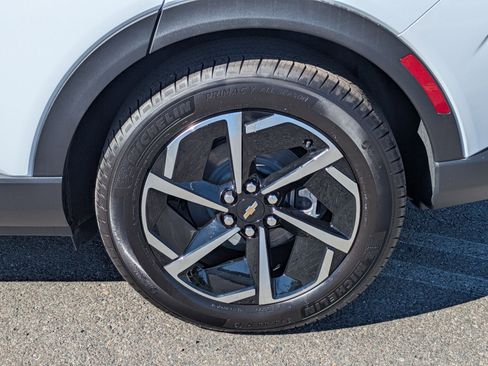 Used 2026 Chevrolet Equinox EV LT w/ LPO, All-Weather Mat Package image 9