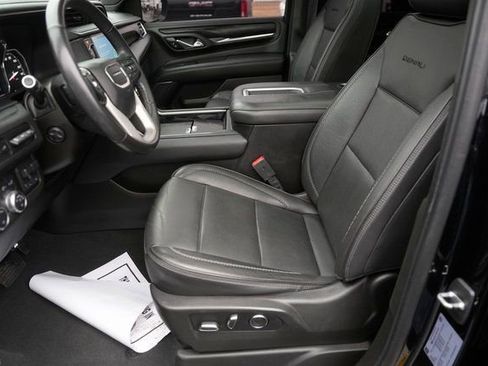 Used 2021 GMC Yukon Denali w/ Denali Premium Package image 9