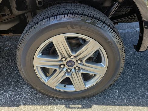 Used 2018 Ford F150 XLT w/ Equipment Group 302A Luxury image 10