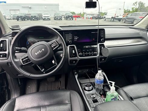 Used 2023 Kia Sorento EX AWD/4WD image 6