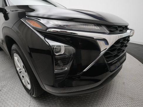 Used 2024 Chevrolet Trax LS FWD image 22