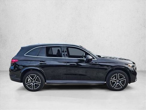 Used 2026 Mercedes-Benz GLC 300 image 4