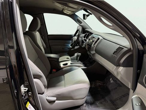 Used 2012 Toyota Tacoma 2WD Access Cab w/ SR5 Pkg image 24