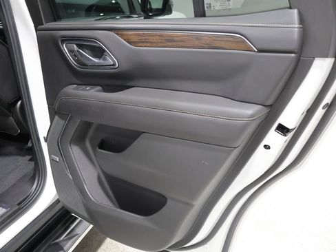 Used 2024 Chevrolet Tahoe Premier AWD/4WD image 25