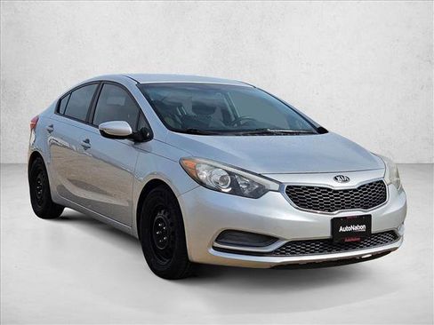 Used 2015 Kia Forte LX FWD image 3