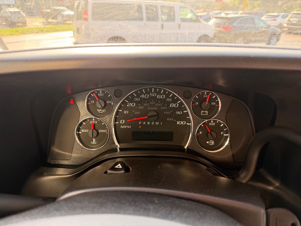 Used 2025 Chevrolet Express 4500 Extended w/ Power Convenience Package RWD image 17
